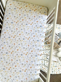 Cuddle Bug & Co Cot Sheet Meadow
